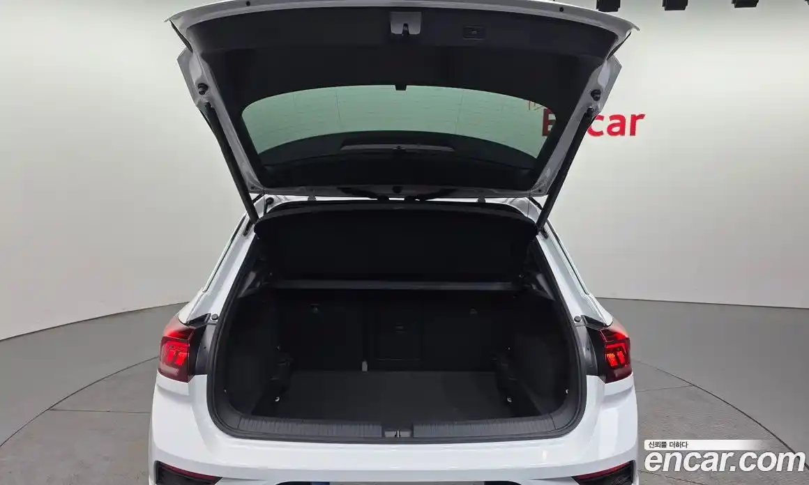 Volkswagen T-Roc 2022 2.0 Автомат в Москве № 628828, фото 20