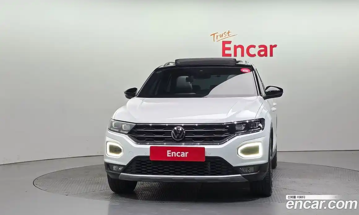 Volkswagen T-Roc 2022 2.0 Автомат в Москве № 628828, фото 3