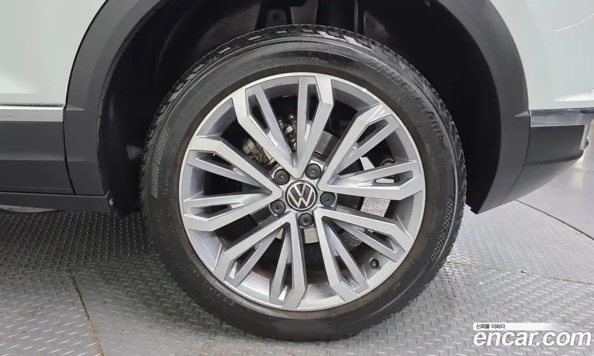 Volkswagen T-Roc 2022 2.0 Автомат в Москве № 628828, фото 5