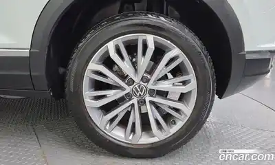 Volkswagen T-Roc 2022 2.0 Автомат в Москве № 628828, миниатюра 5