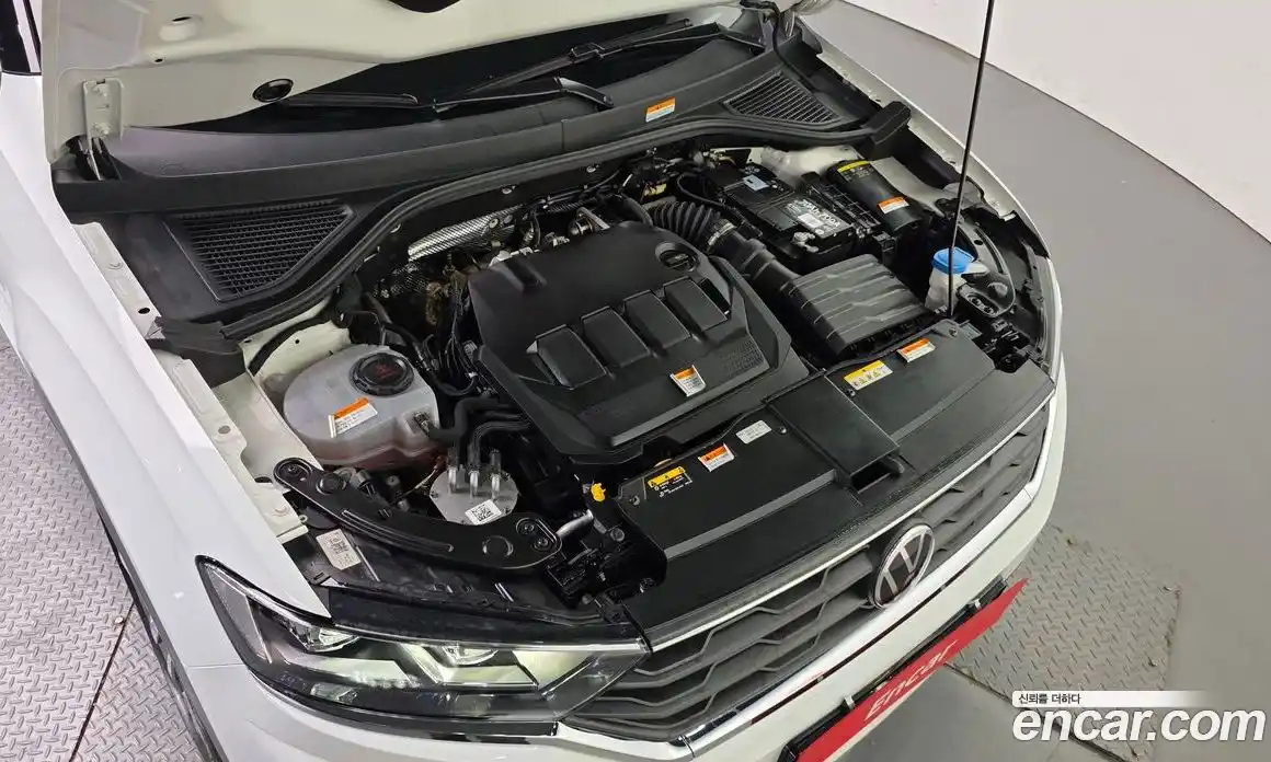 Volkswagen T-Roc 2022 2.0 Автомат в Москве № 628828, фото 6