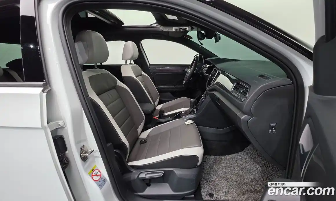 Volkswagen T-Roc 2022 2.0 Автомат в Москве № 628828, фото 10