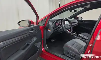 Volkswagen Golf 2024 2.0 Автомат в Москве № 628879, миниатюра 10