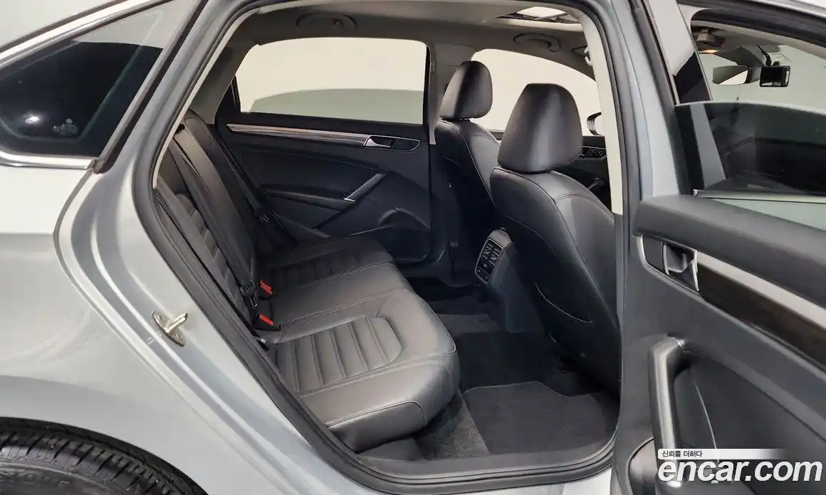 Volkswagen Passat 2018 2.0 Автомат в Москве № 629052, фото 12