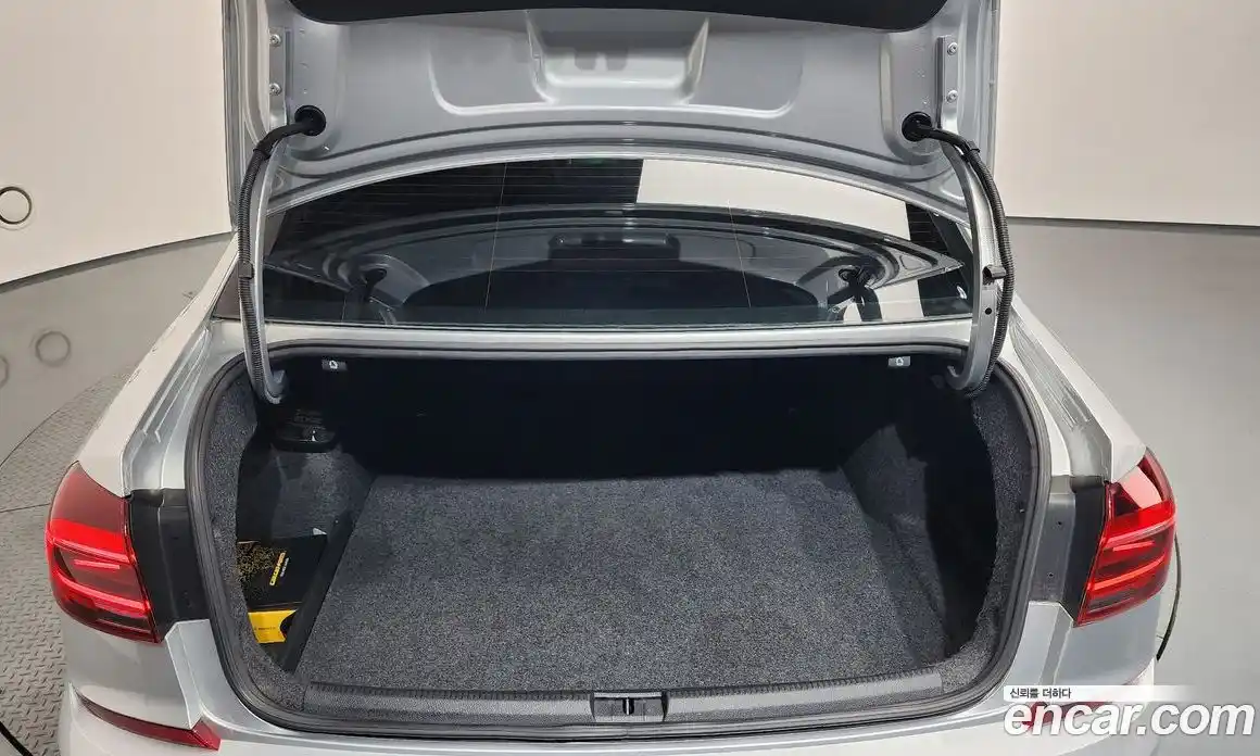 Volkswagen Passat 2018 2.0 Автомат в Москве № 629052, фото 20