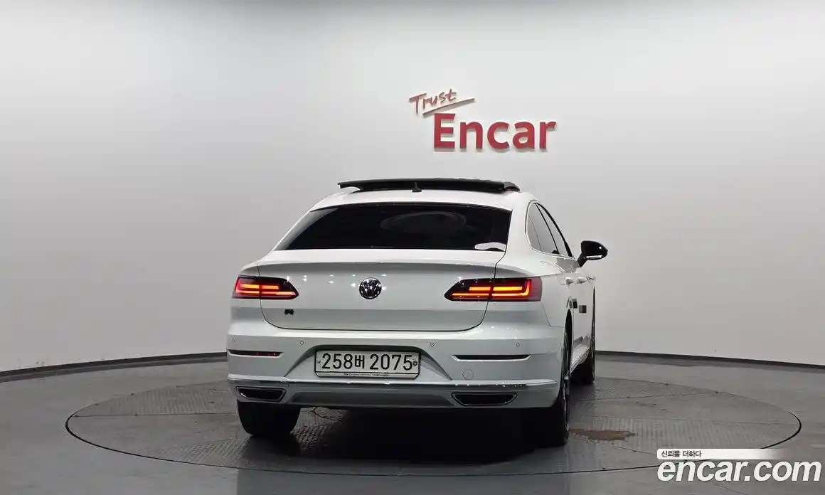 Volkswagen Arteon 2019 2.0 Автомат в Москве № 629064, фото 3