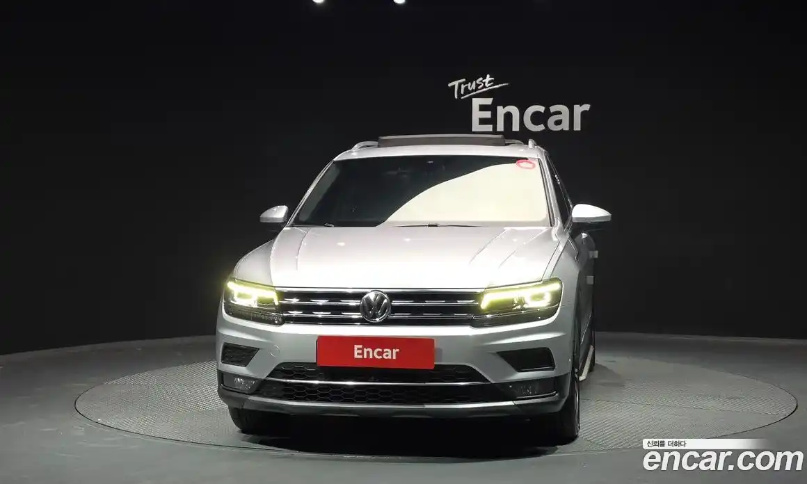 Volkswagen Tiguan 2018 2.0 Автомат в Москве № 629114, фото 3