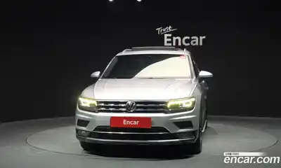 Volkswagen Tiguan 2018 2.0 Автомат в Москве № 629114, миниатюра 3