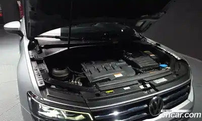 Volkswagen Tiguan 2018 2.0 Автомат в Москве № 629114, миниатюра 6