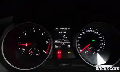 Volkswagen Tiguan 2018 2.0 Автомат в Москве № 629114, миниатюра 8