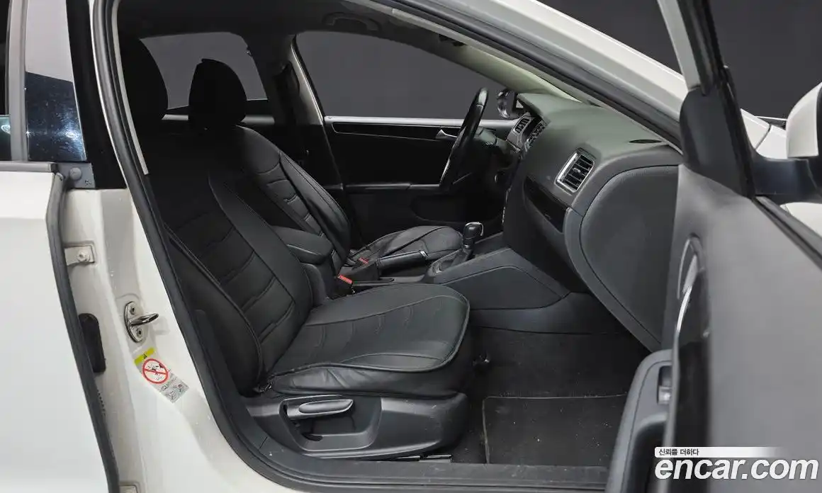 Volkswagen Jetta 2014 1.6 Автомат в Москве № 629211, фото 11