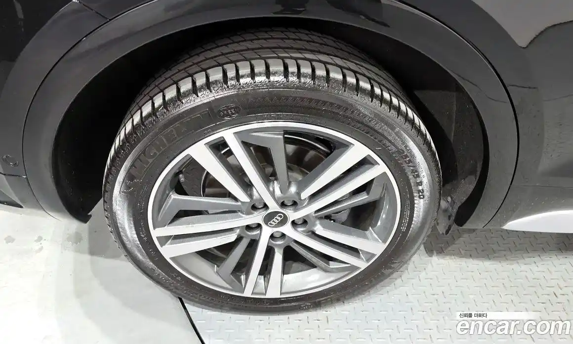 Audi Q5 2023 2.0 Автомат в Москве № 162372, фото 5