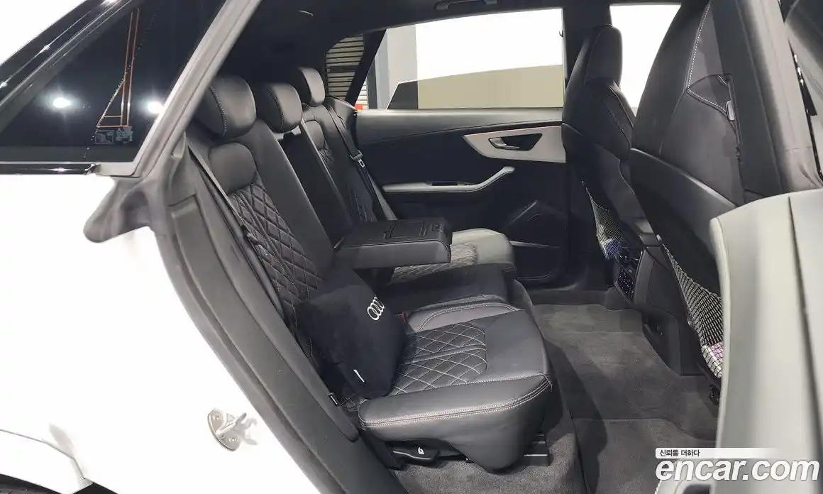 Audi Q8 2023 3.0 Автомат в Москве № 162816, фото 12