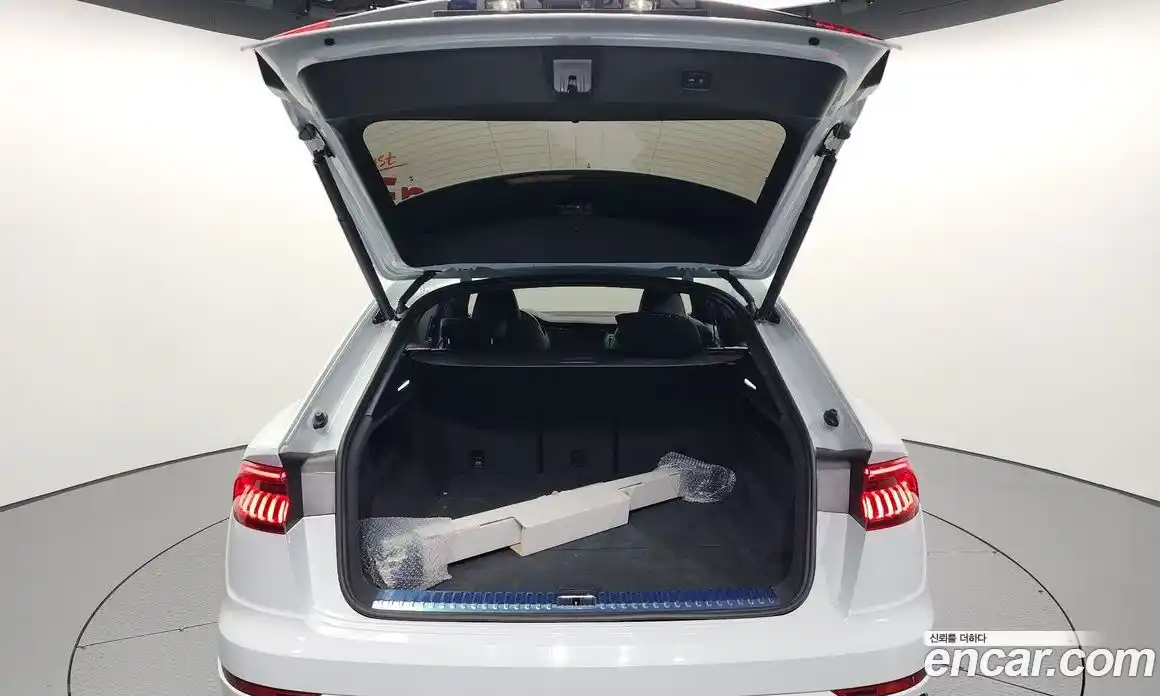 Audi Q8 2023 3.0 Автомат в Москве № 162816, фото 20