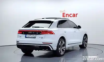 Audi Q8 2023 3.0 Автомат в Москве № 162816, миниатюра 2