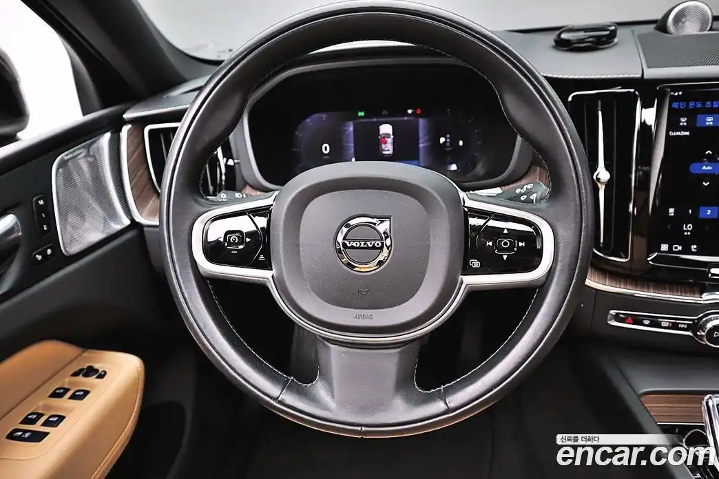 Volvo XC60 2022 2.0 Автомат в Москве № 164800, фото 11