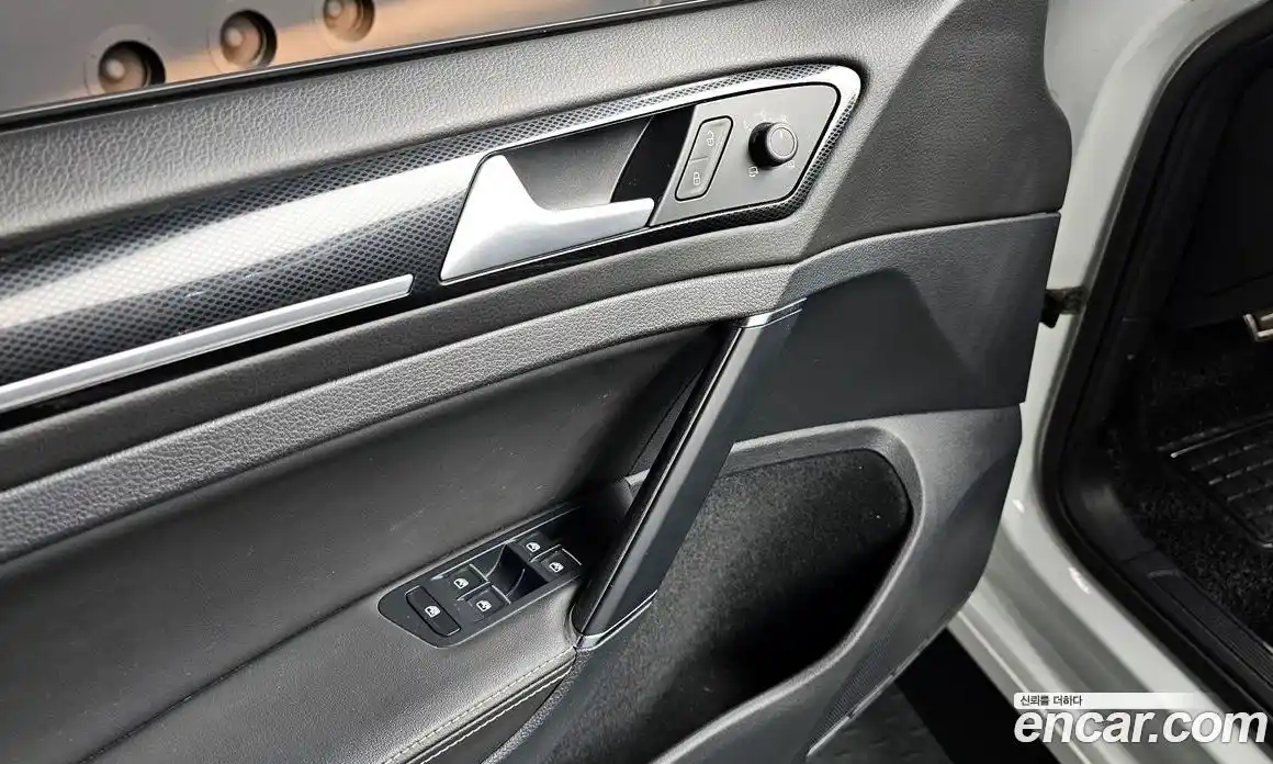 Volkswagen Golf 2016 2.0 Автомат в Москве № 169016, фото 13