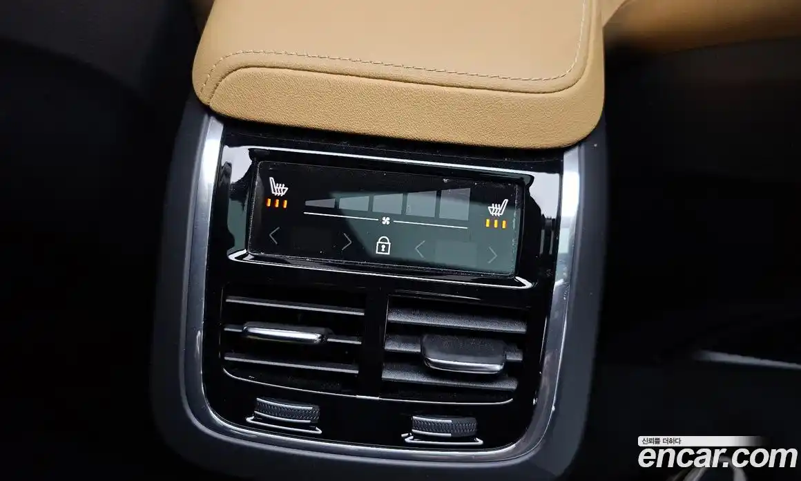 Volvo XC60 2022 2.0 Автомат в Москве № 230455, фото 18