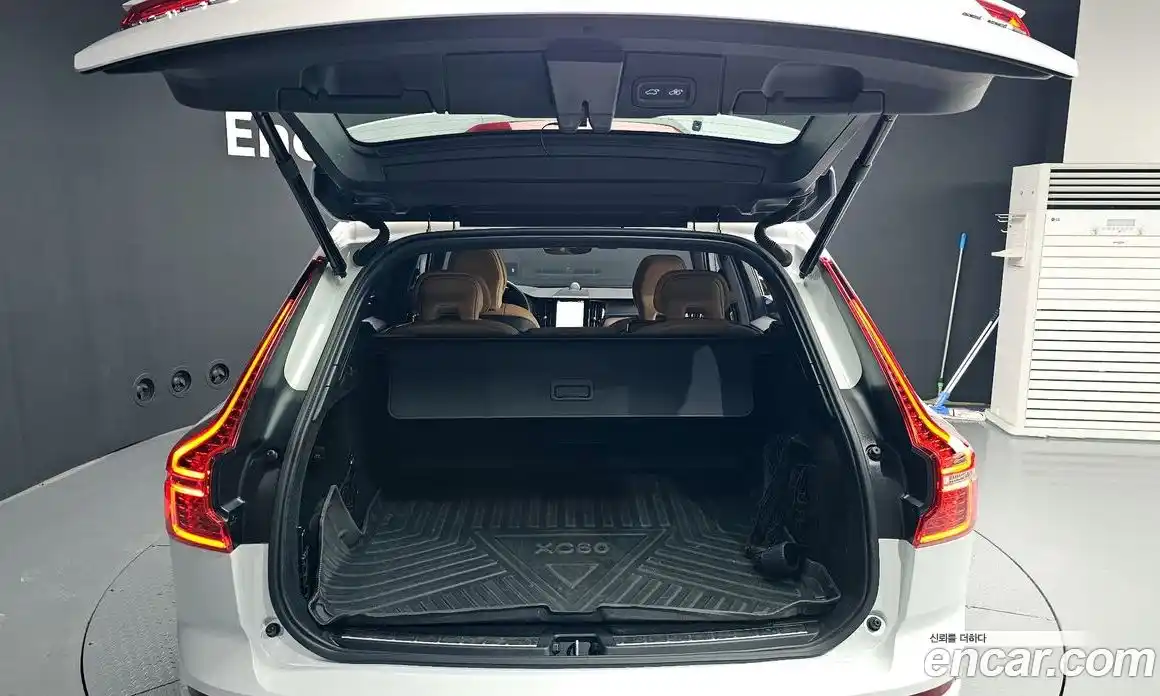 Volvo XC60 2022 2.0 Автомат в Москве № 230455, фото 20