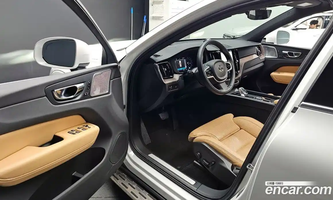 Volvo XC60 2022 2.0 Автомат в Москве № 230455, фото 10