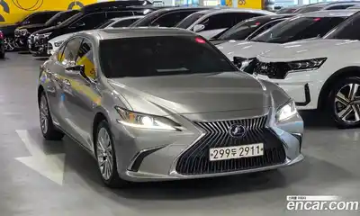 Lexus ES, 2021