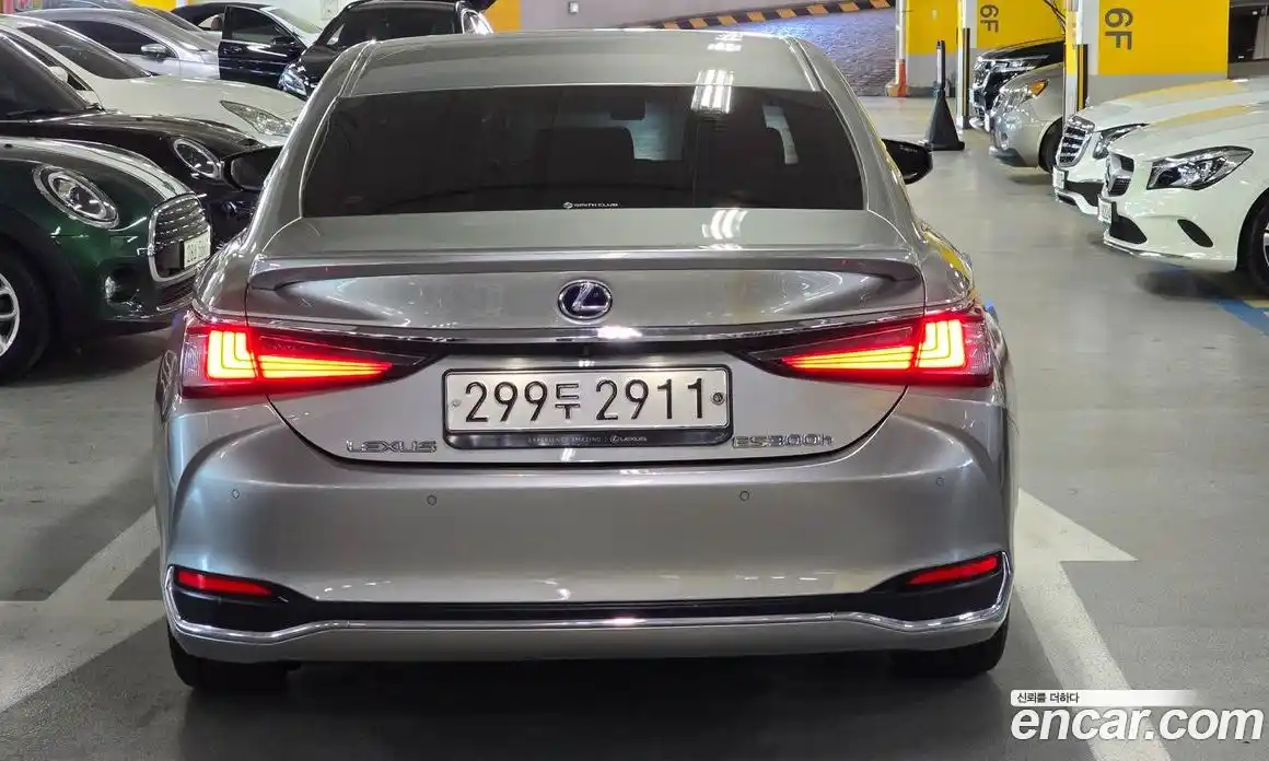 Lexus ES 2021 2.5 Автомат в Москве № 329699, фото 4