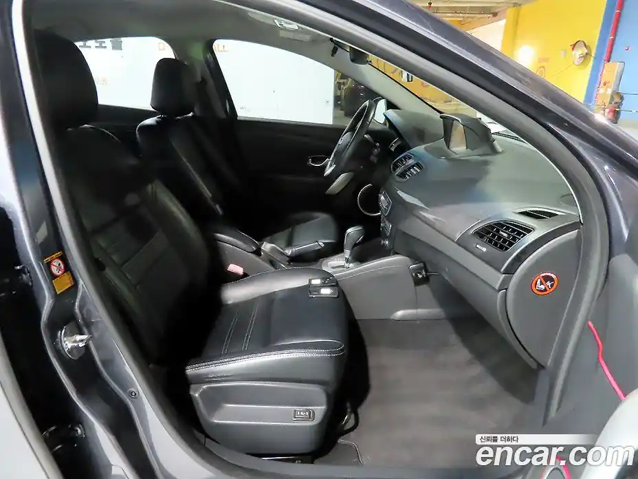 Renault SM3 2011 1.6 Автомат в Москве № 424238, фото 16