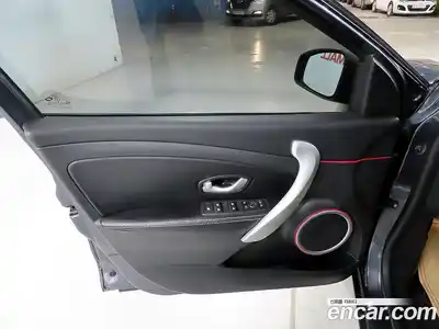 Renault SM3 2011 1.6 Автомат в Москве № 424238, миниатюра 8