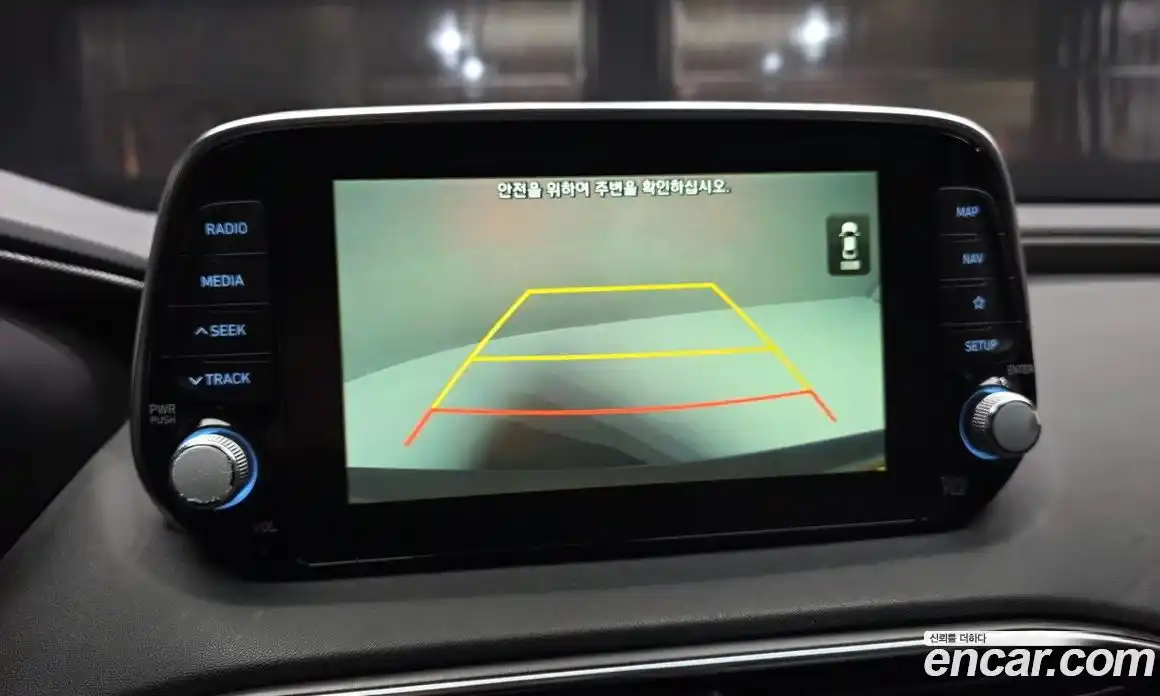 Hyundai Santa Fe 2019 2.0 Автомат в Москве № 582349, фото 15