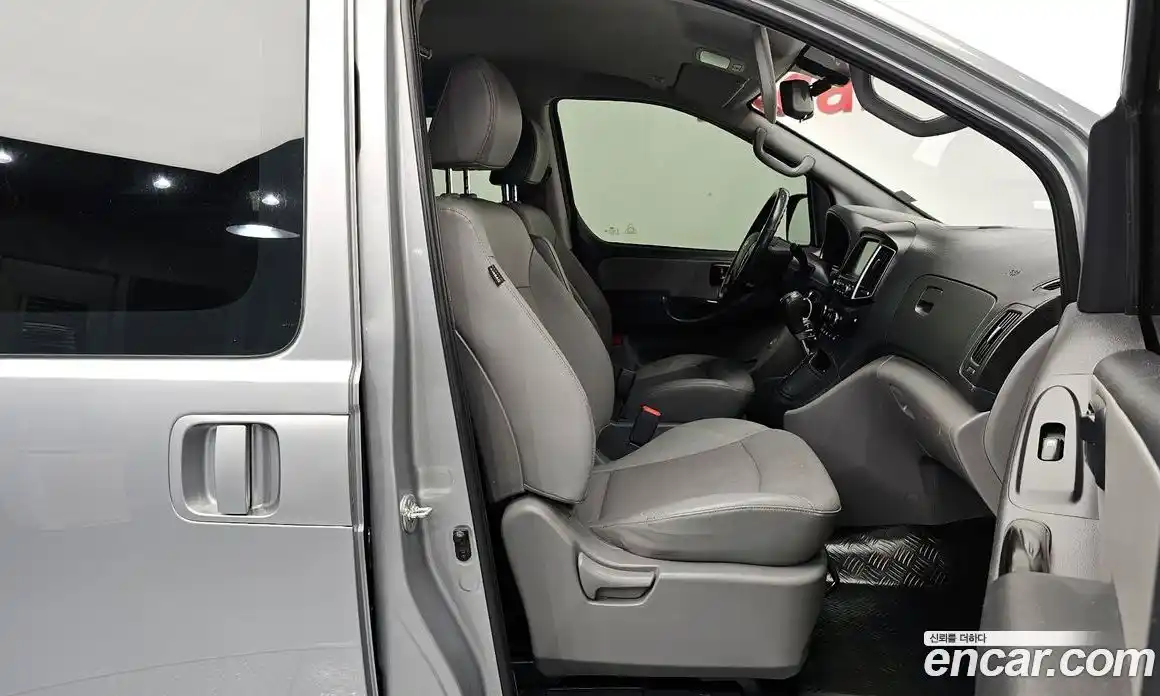 Hyundai Starex 2021 2.5 Автомат в Москве № 582842, фото 12