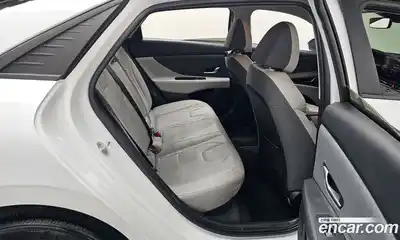 Hyundai Avante 2023 1.6 Автомат в Москве № 583345, миниатюра 11