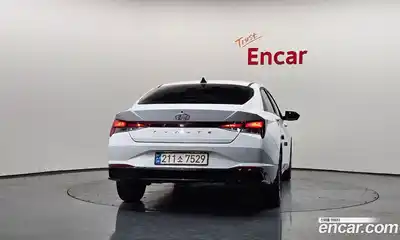 Hyundai Avante 2023 1.6 Автомат в Москве № 583345, миниатюра 3