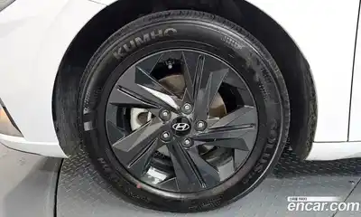 Hyundai Avante 2023 1.6 Автомат в Москве № 583345, миниатюра 4