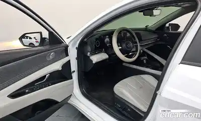 Hyundai Avante 2023 1.6 Автомат в Москве № 583345, миниатюра 9