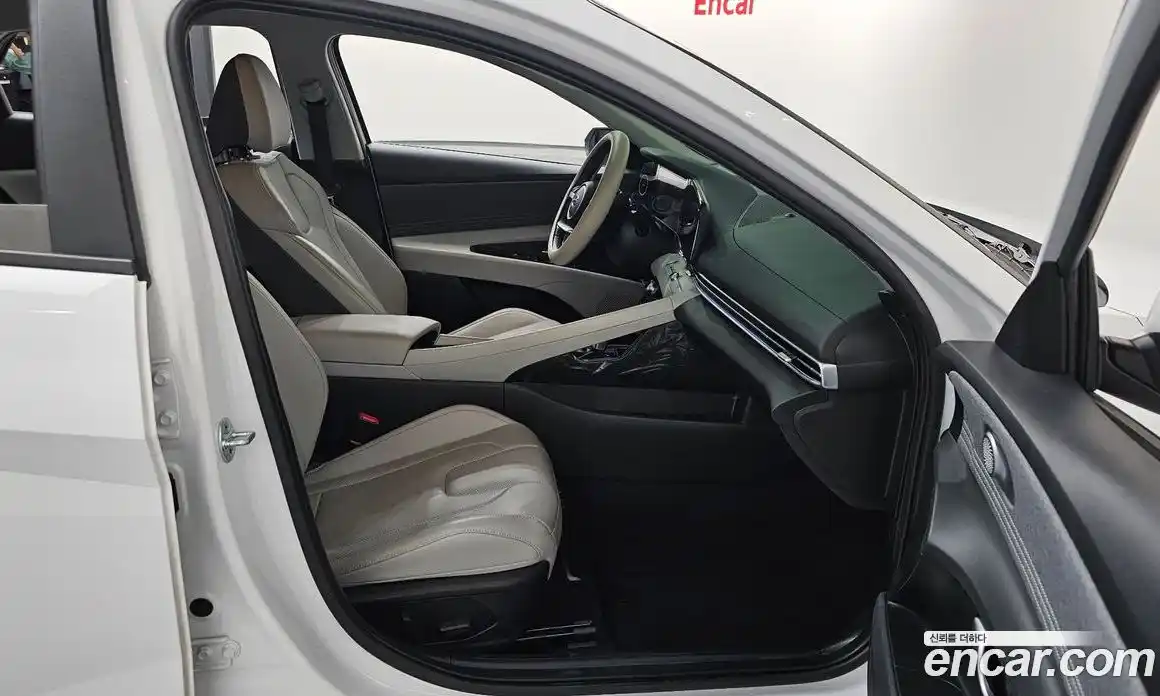 Hyundai Avante 2023 1.6 Автомат в Москве № 583345, фото 10