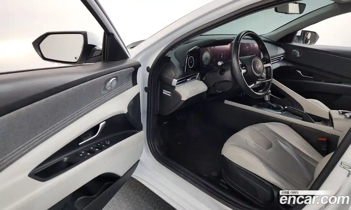 Hyundai Avante 2022 1.6 Автомат в Москве № 583700, фото 10