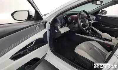 Hyundai Avante 2022 1.6 Автомат в Москве № 583700, миниатюра 10