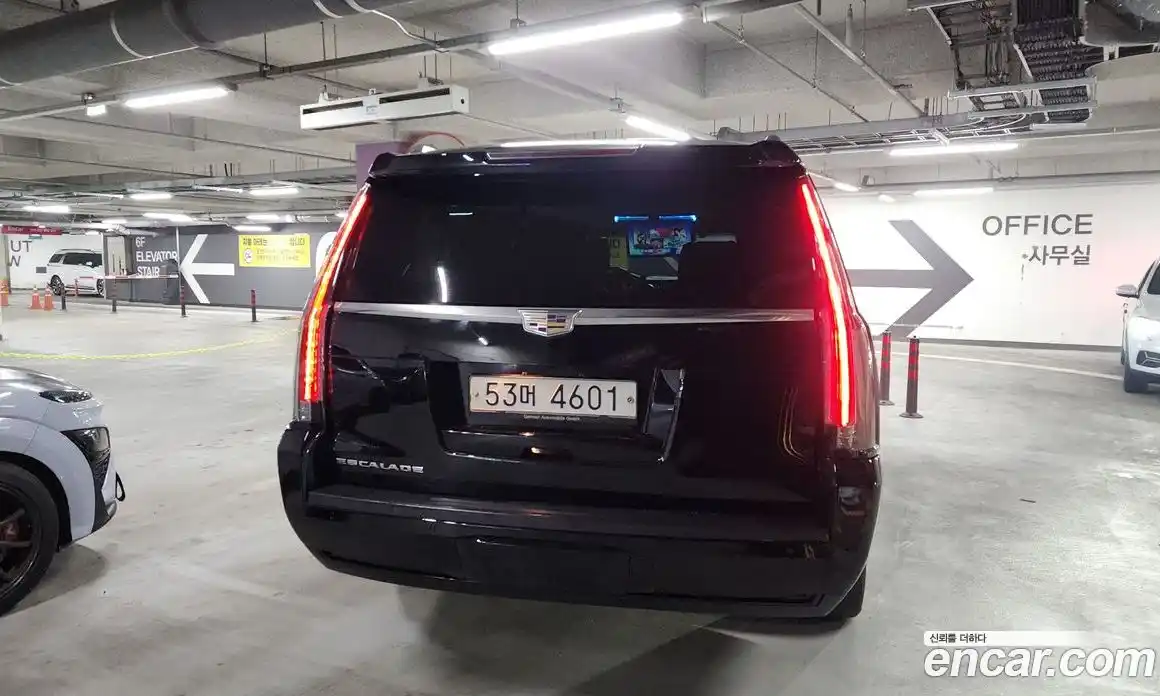 Cadillac Escalade 2016 6.2 Автомат в Москве № 585670, фото 4