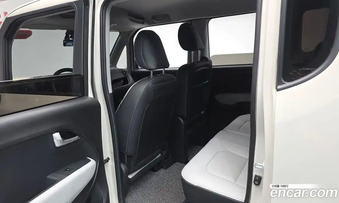 Kia Ray 2023 1.0 Автомат в Москве № 586211, фото 10