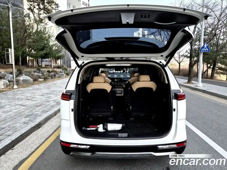 Kia Canival 2023 2.2 Автомат в Москве № 587412, фото 8