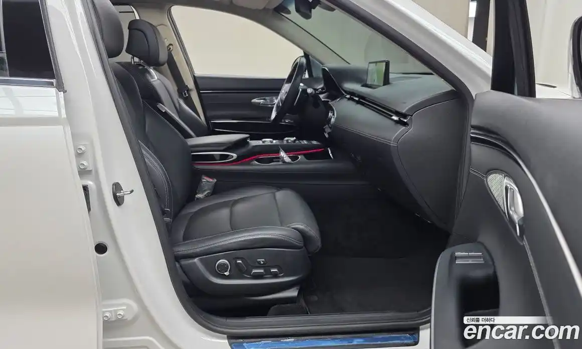 Genesis GV70 2023 2.5 Автомат в Москве № 588204, фото 11