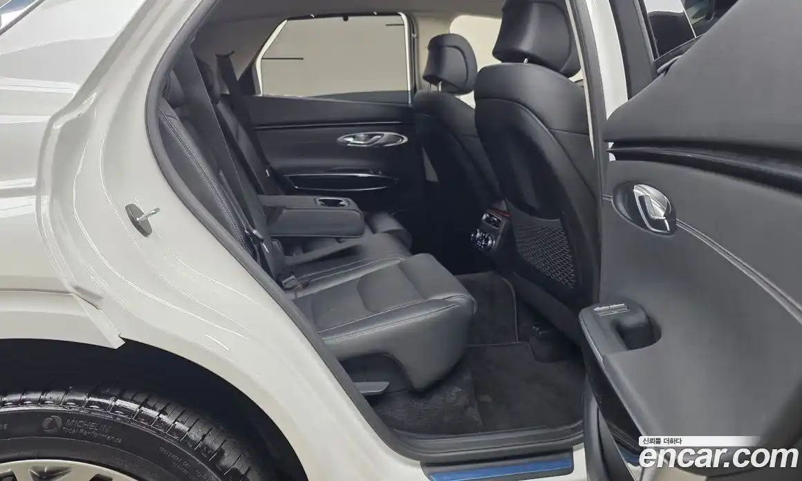 Genesis GV70 2023 2.5 Автомат в Москве № 588204, фото 12