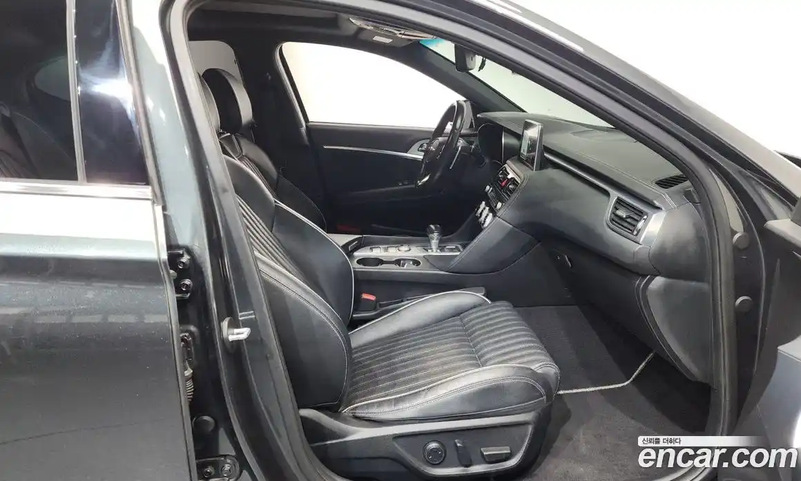 Genesis G70 2018 2.0 Автомат в Москве № 588441, фото 11