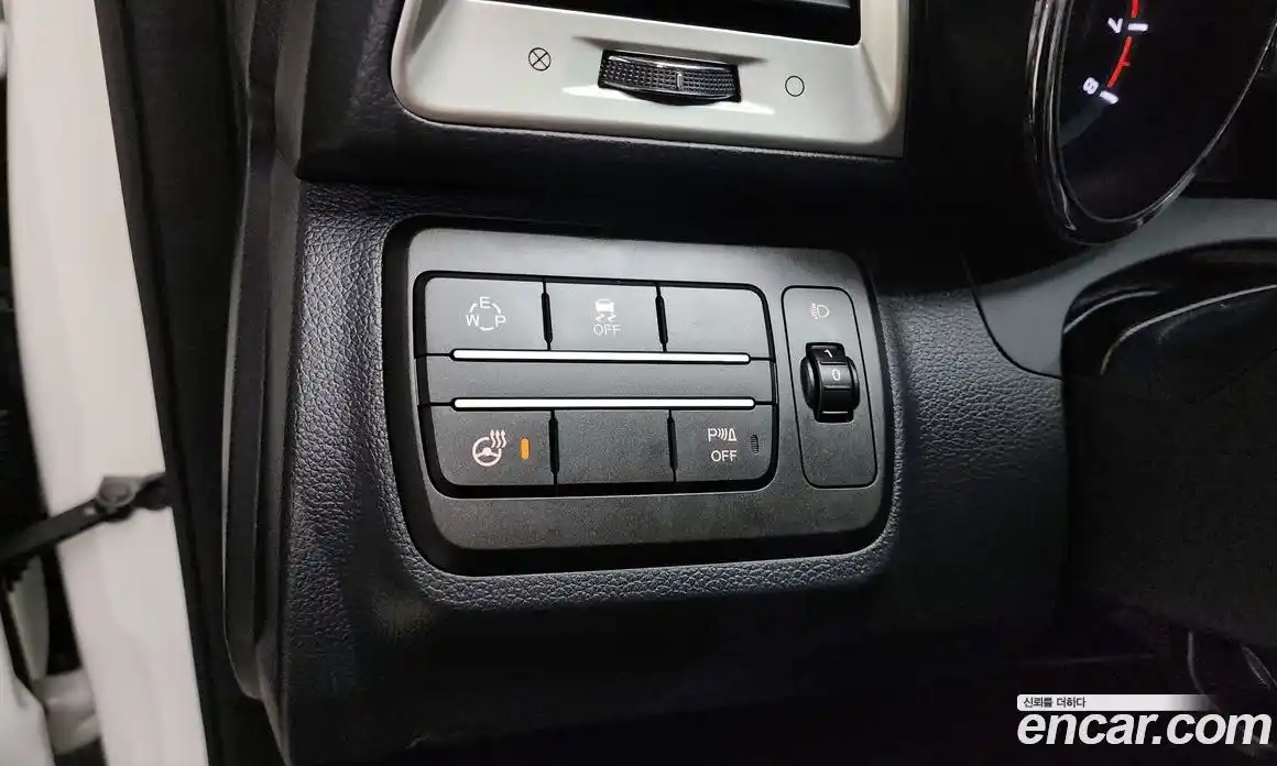 SsangYong TIBOLI 2016 1.6 Автомат в Москве № 588994, фото 13