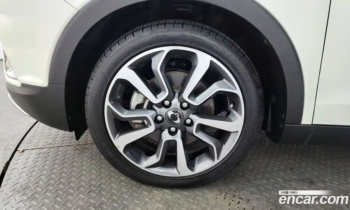 SsangYong TIBOLI 2016 1.6 Автомат в Москве № 588994, фото 5