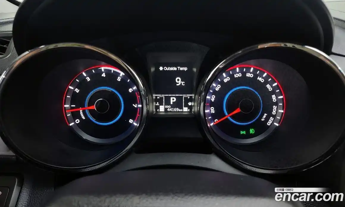 SsangYong TIBOLI 2016 1.6 Автомат в Москве № 588994, фото 8