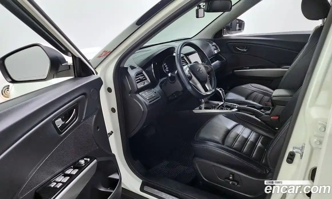 SsangYong TIBOLI 2016 1.6 Автомат в Москве № 588994, фото 10