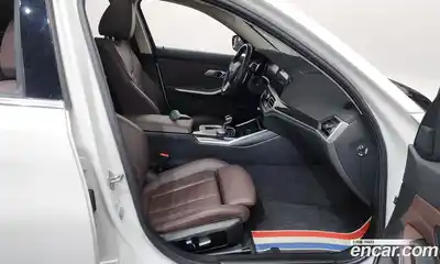 BMW 3-Series 2022 2.0 Автомат в Москве № 591146, миниатюра 11