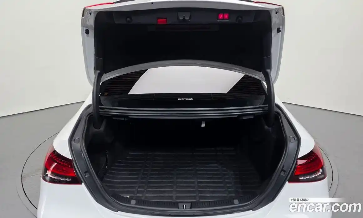 Mercedes-Benz E-Class 2021 2.0 Автомат в Москве № 591865, фото 20