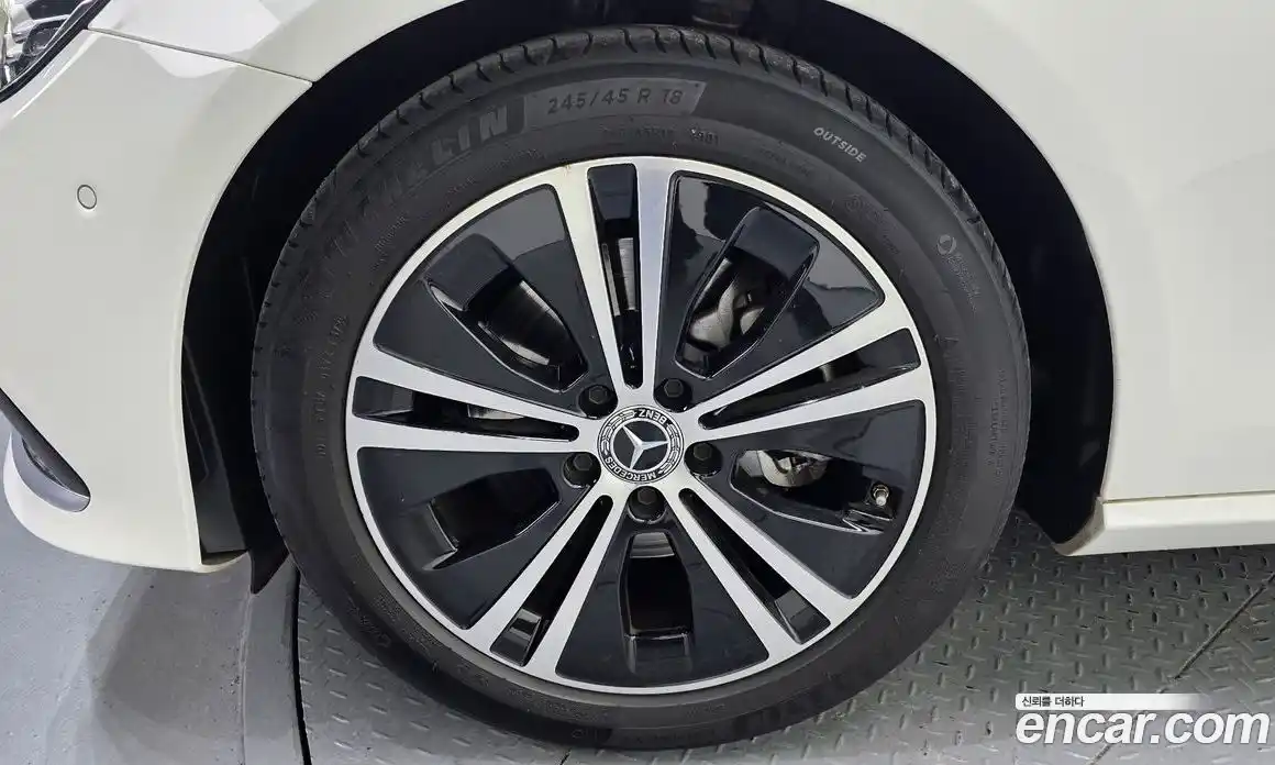 Mercedes-Benz E-Class 2021 2.0 Автомат в Москве № 591865, фото 5